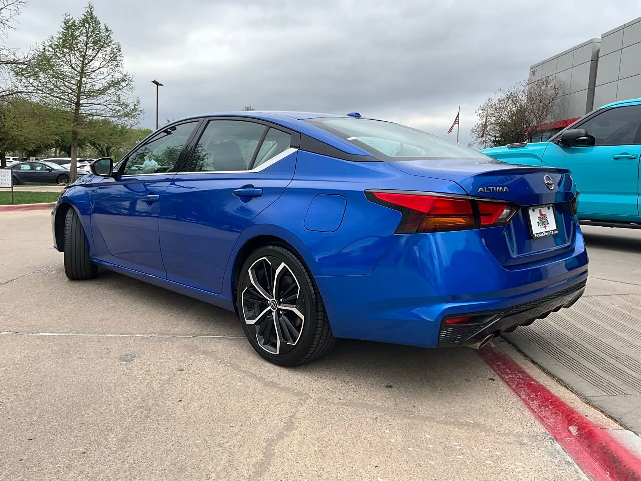 Used 2025 Nissan Altima 2.5 SR image 8