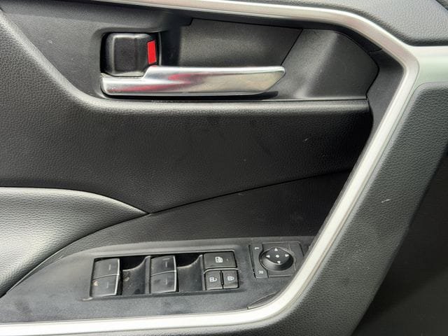 Used 2024 Toyota RAV4 XLE FWD image 23
