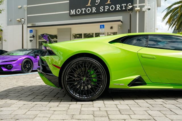 Used 2021 Lamborghini Huracan EVO RWD image 31