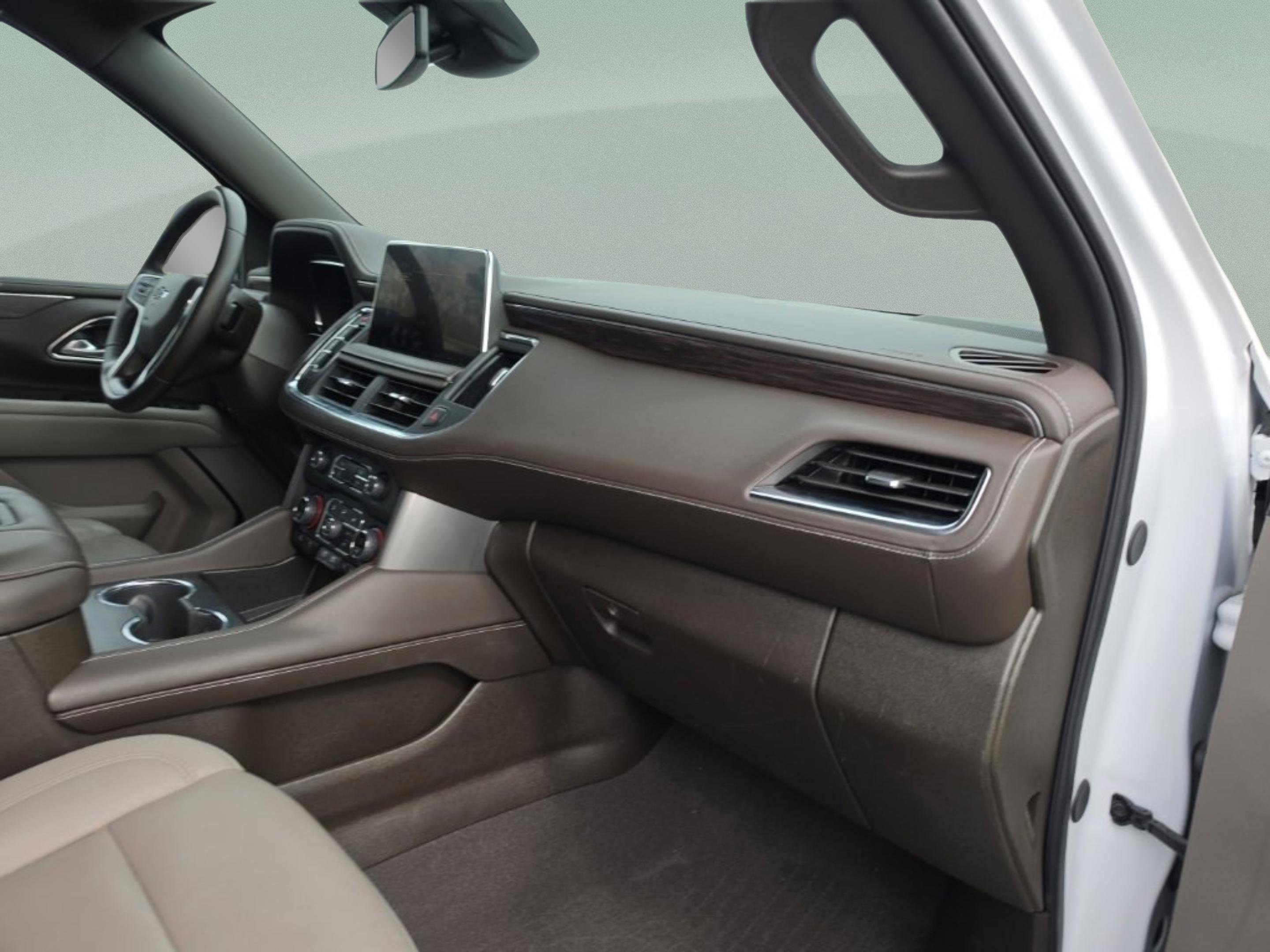 Used 2024 Chevrolet Suburban Z71 image 27