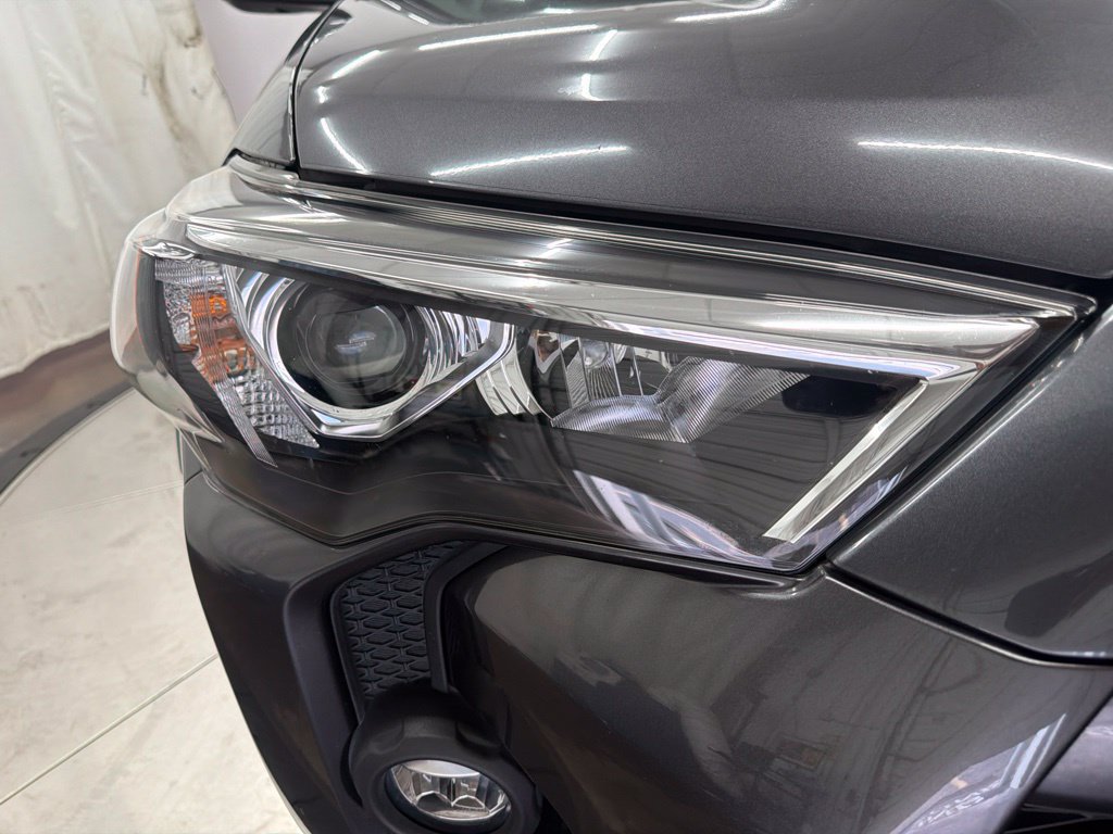 Used 2021 Toyota 4Runner TRD Off-Road Premium w/ Moonroof Package AWD/4WD image 10