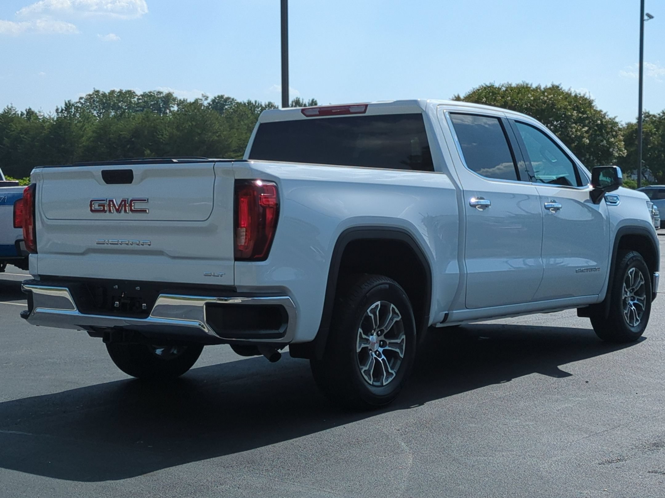 Used 2026 GMC Sierra 1500 SLT RWD image 10