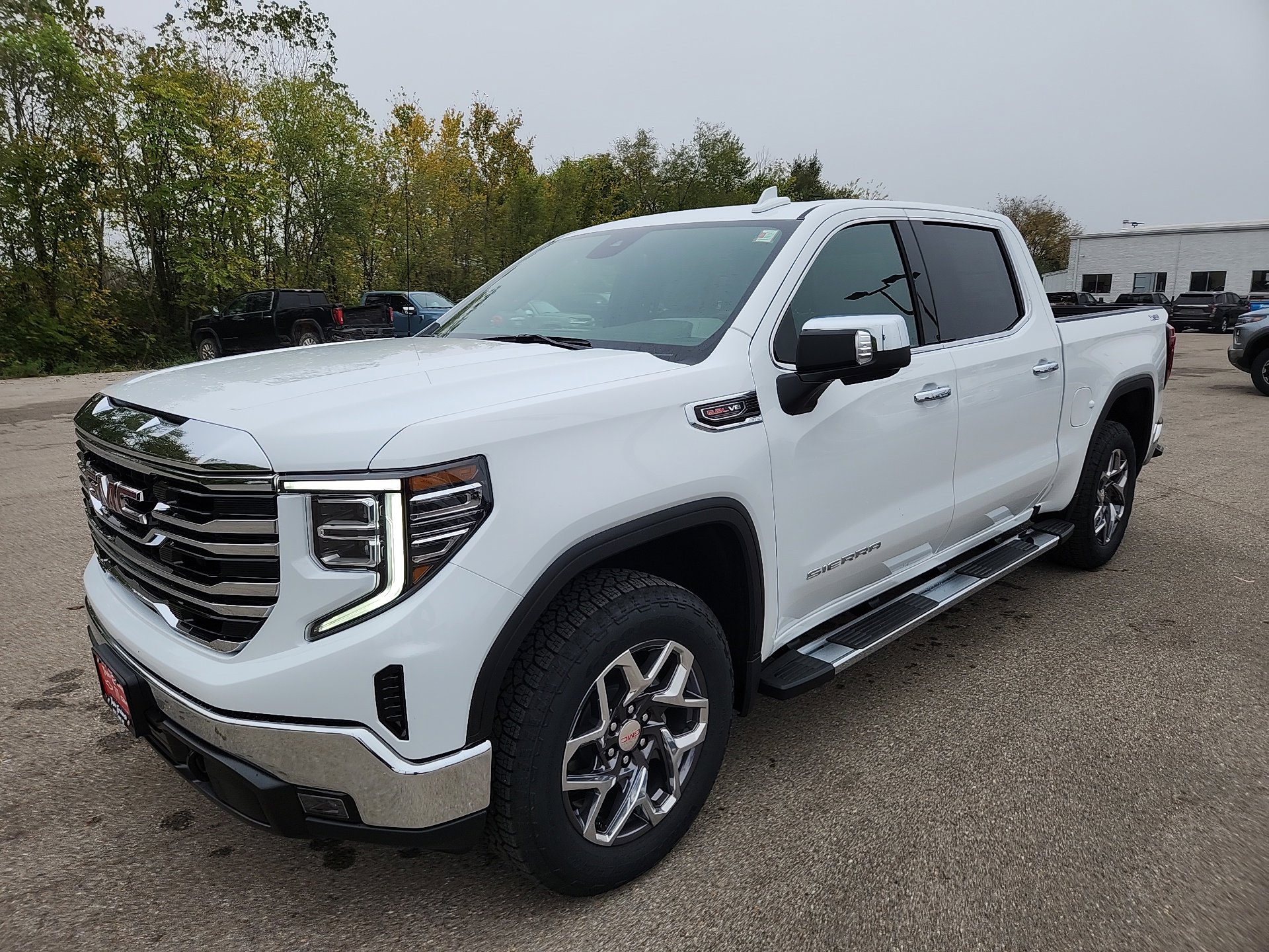 New 2026 GMC Sierra 1500 SLT w/ SLT Premium Package image 4