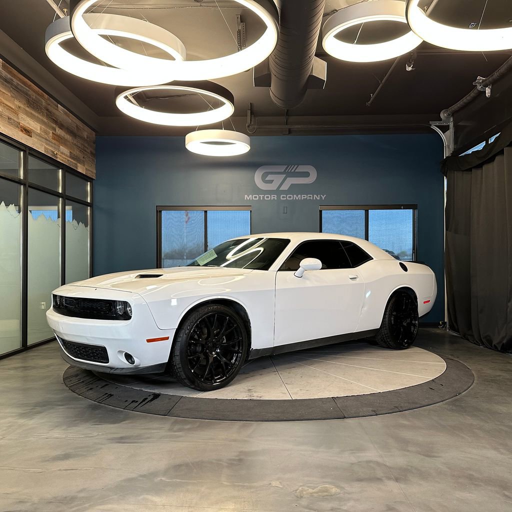 Used 2021 Dodge Challenger SXT w/ Blacktop Package image 7
