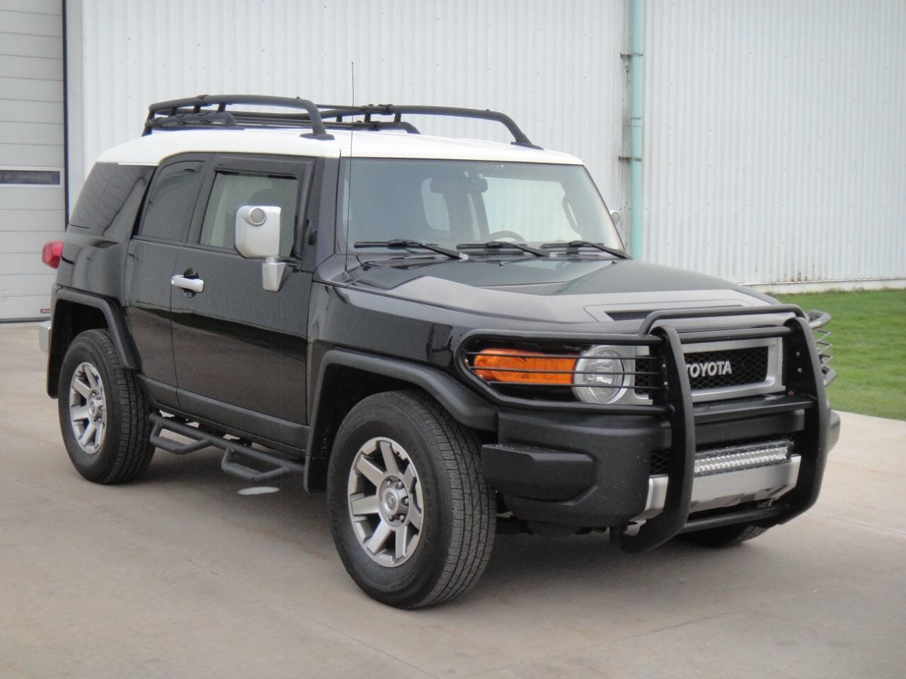 Used 2014 Toyota FJ Cruiser 2WD w/ Convenience Package image 7