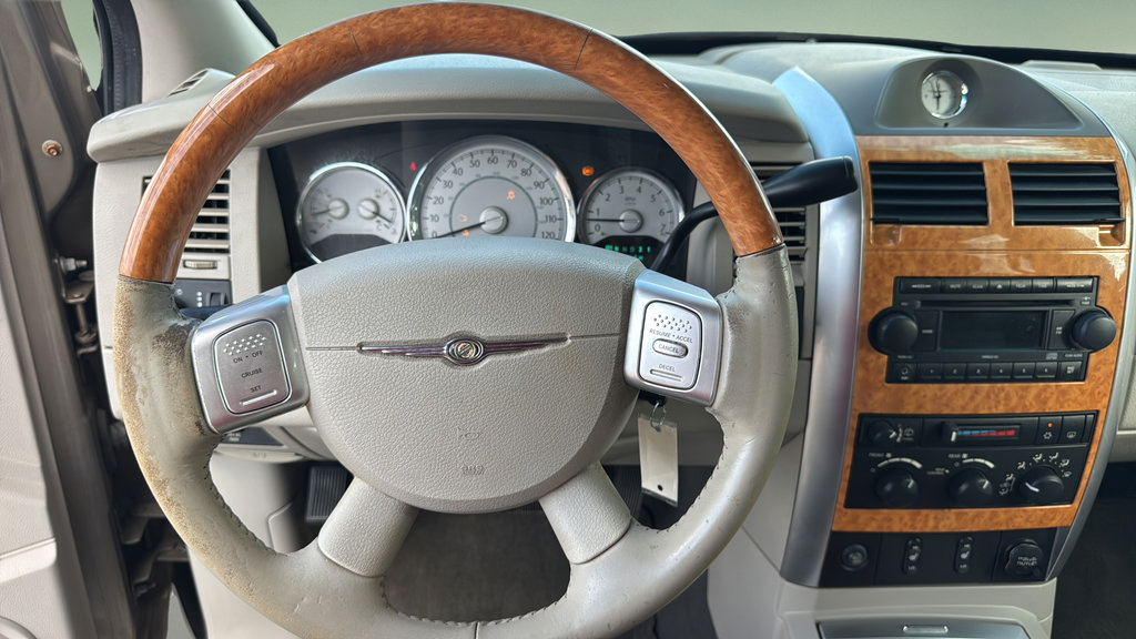 Used 2007 Chrysler Aspen Limited AWD/4WD image 14