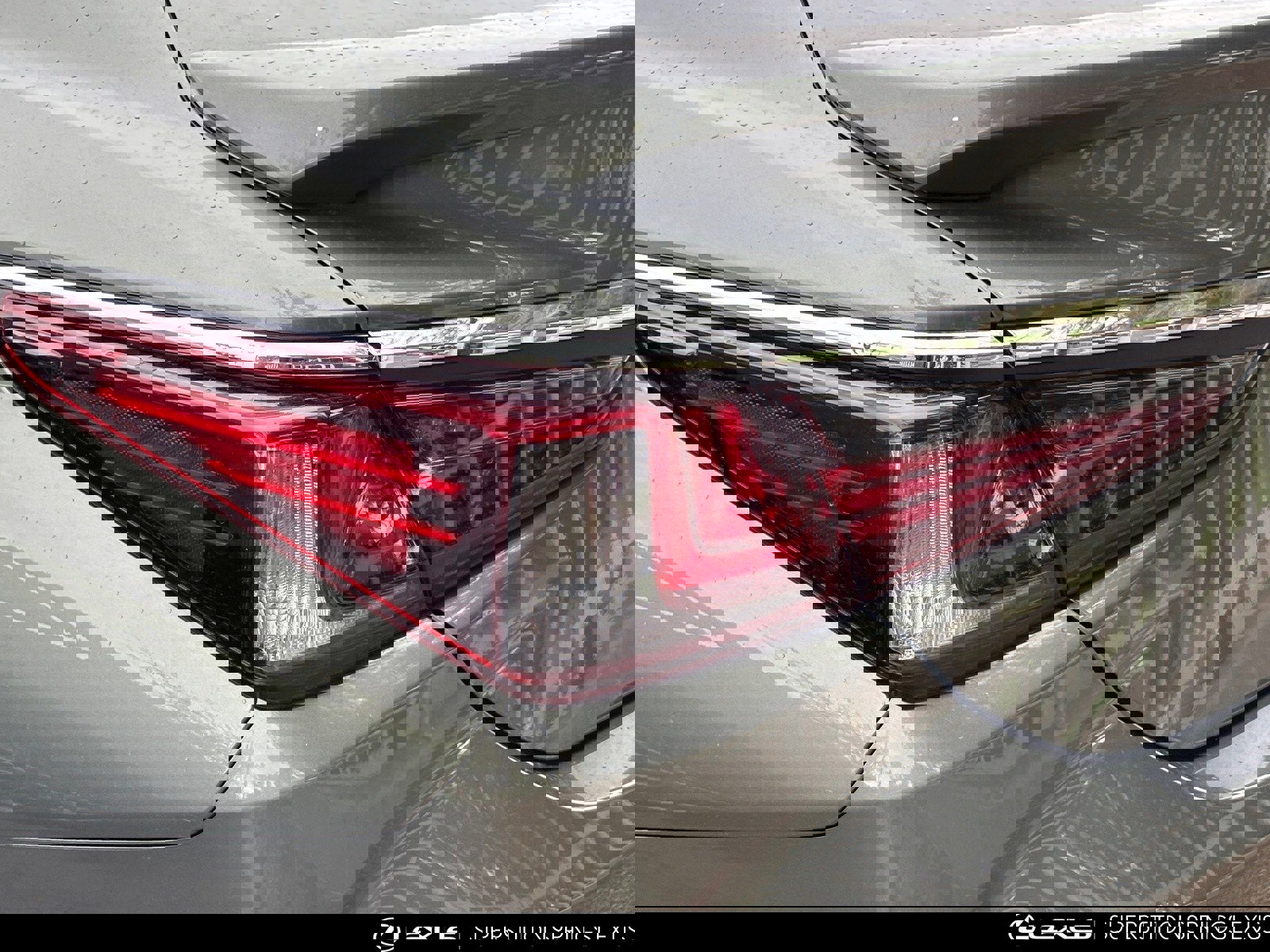 Used 2025 Lexus ES 300h w/ Premium Package image 9