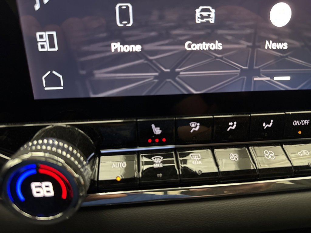 New 2025 GMC Canyon Elevation w/ Convenience Package image 38