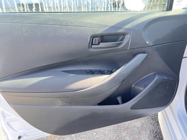 Used 2025 Toyota Corolla LE image 8