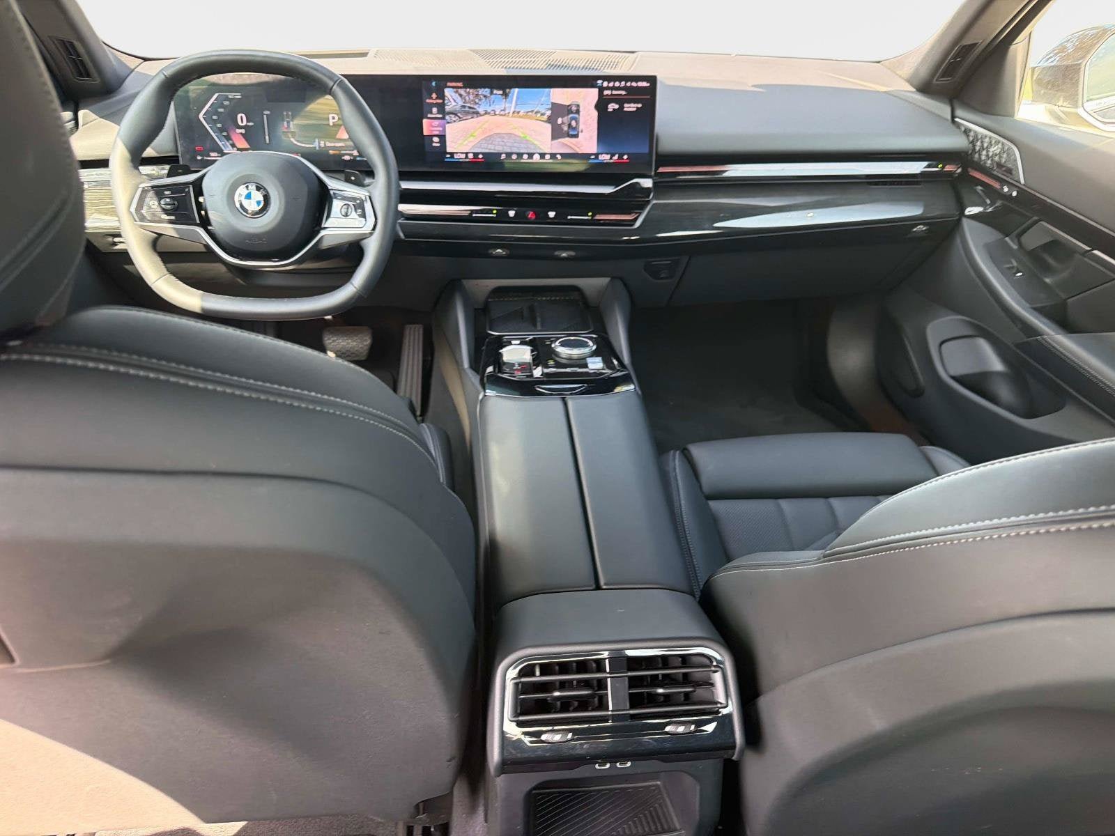 Used 2025 BMW 530i w/ Premium Package RWD image 15