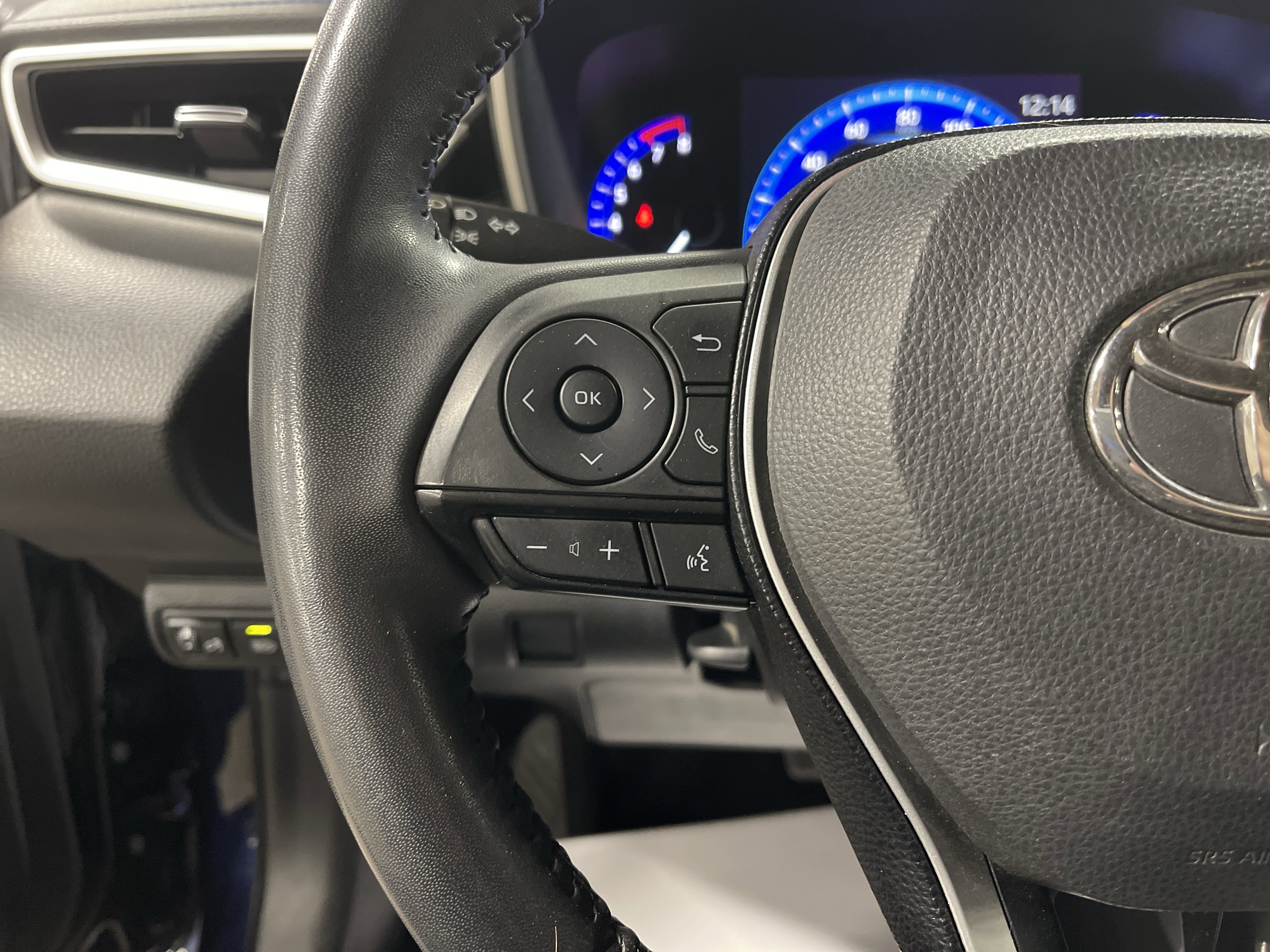 Used 2021 Toyota Corolla XSE image 17