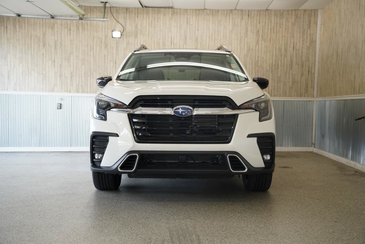 Used 2026 Subaru Ascent Touring AWD/4WD image 2