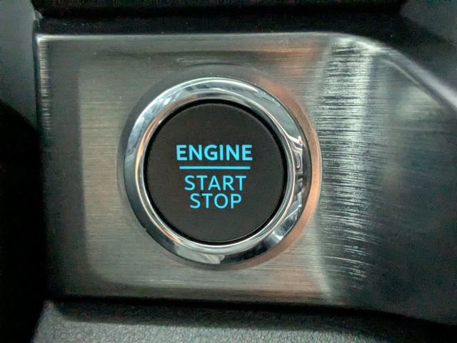 Used 2025 Ford F250 Lariat w/ Black Appearance Package image 27