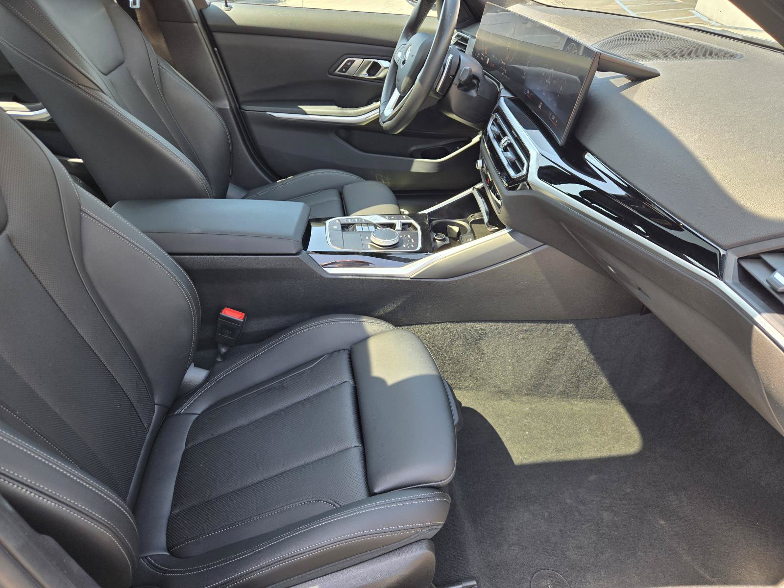 Used 2023 BMW 330i Sedan w/ Driving Assistance Package RWD image 30