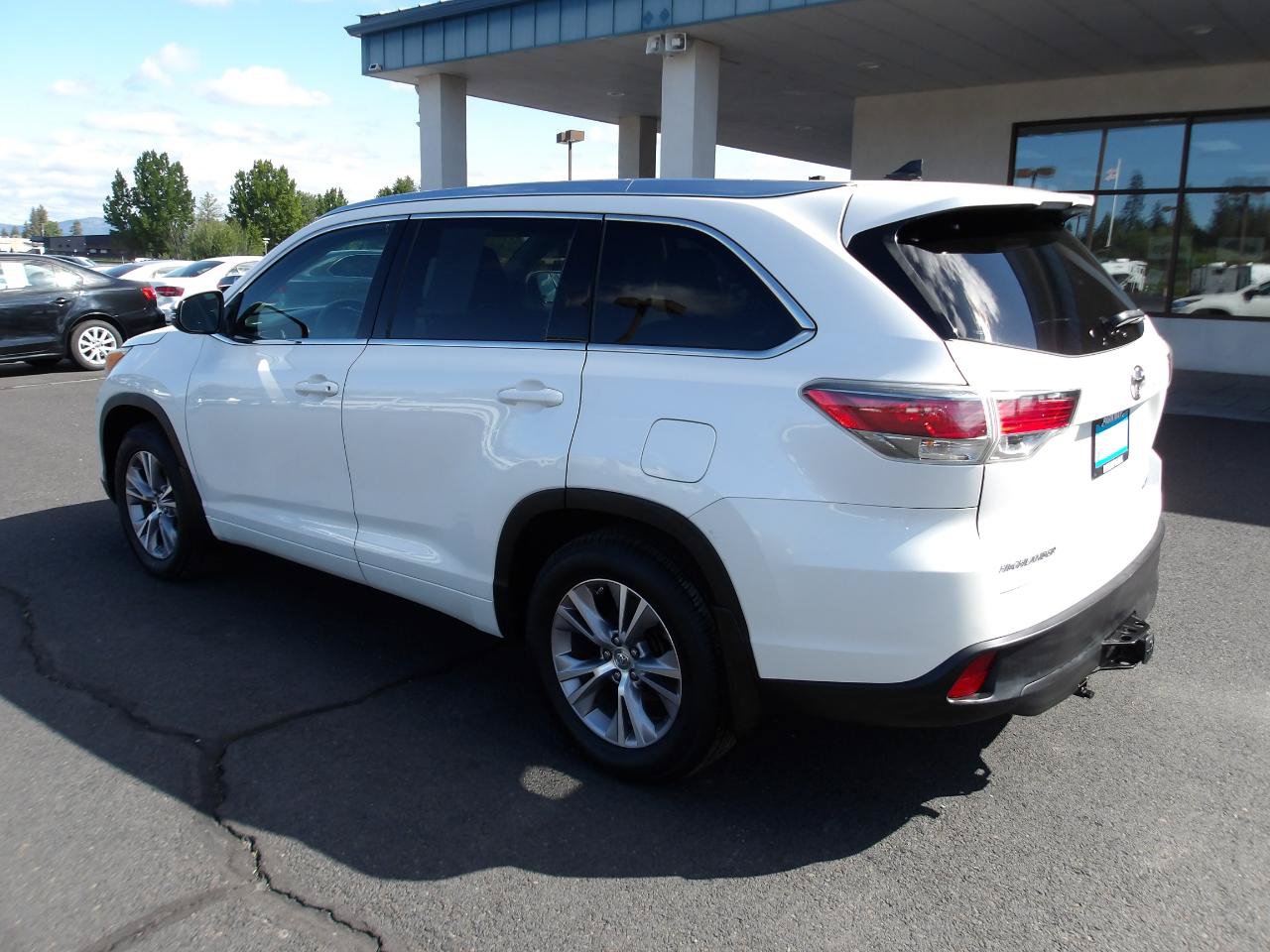 Used 2015 Toyota Highlander XLE AWD/4WD image 3