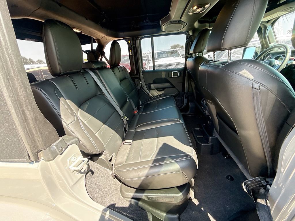 Used 2021 Jeep Wrangler Unlimited Sahara image 31