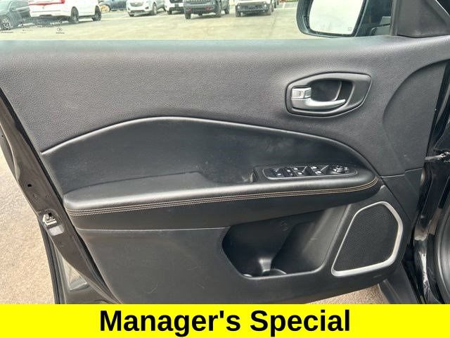 Used 2020 Jeep Compass Limited AWD/4WD image 12
