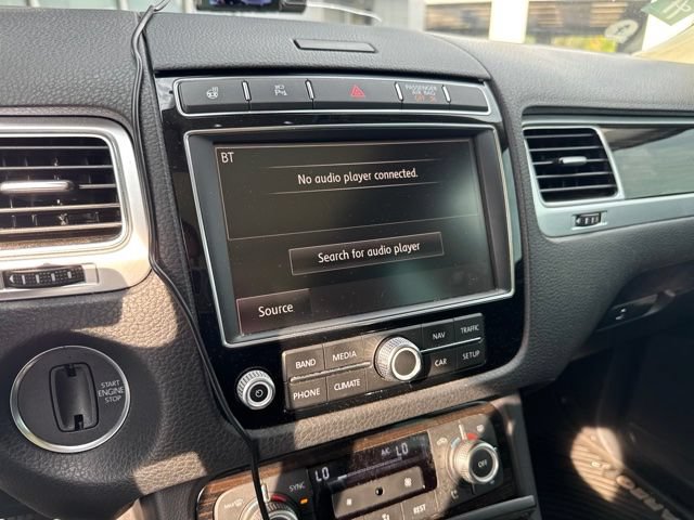 Used 2017 Volkswagen Touareg Executive AWD/4WD image 8