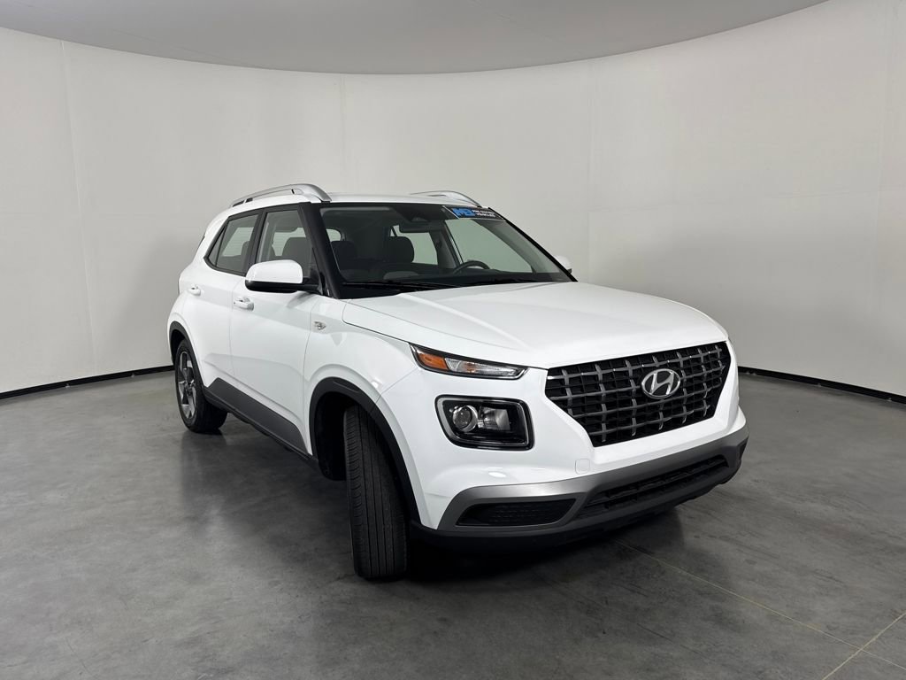 Certified 2025 Hyundai Venue SEL image 7