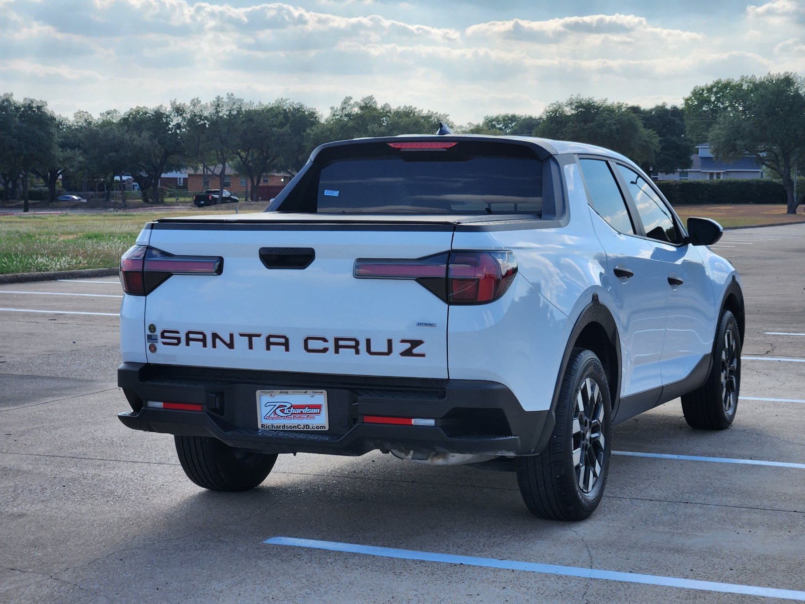Used 2025 Hyundai Santa Cruz SE AWD/4WD image 6