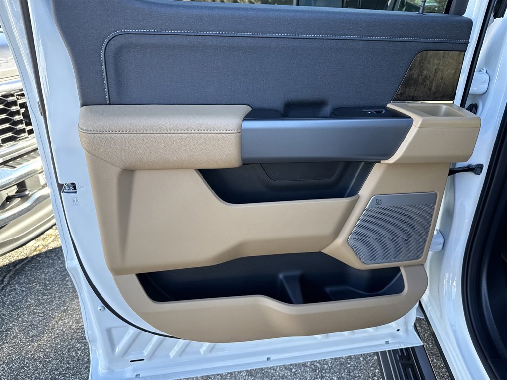 Used 2025 Ford F250 Lariat w/ Black Appearance Package image 25