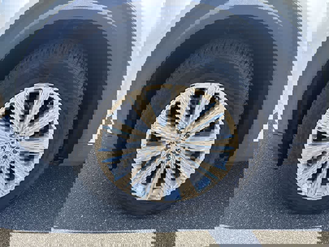 Used 2020 Ford Explorer Limited w/ Class III Trailer Tow Package RWD image 10