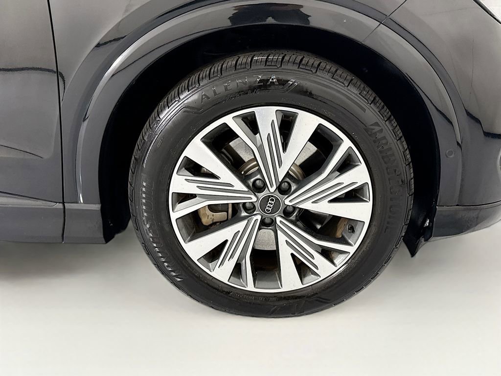 Used 2023 Audi Q4 e-tron Premium Plus w/ Premium Plus RWD image 32