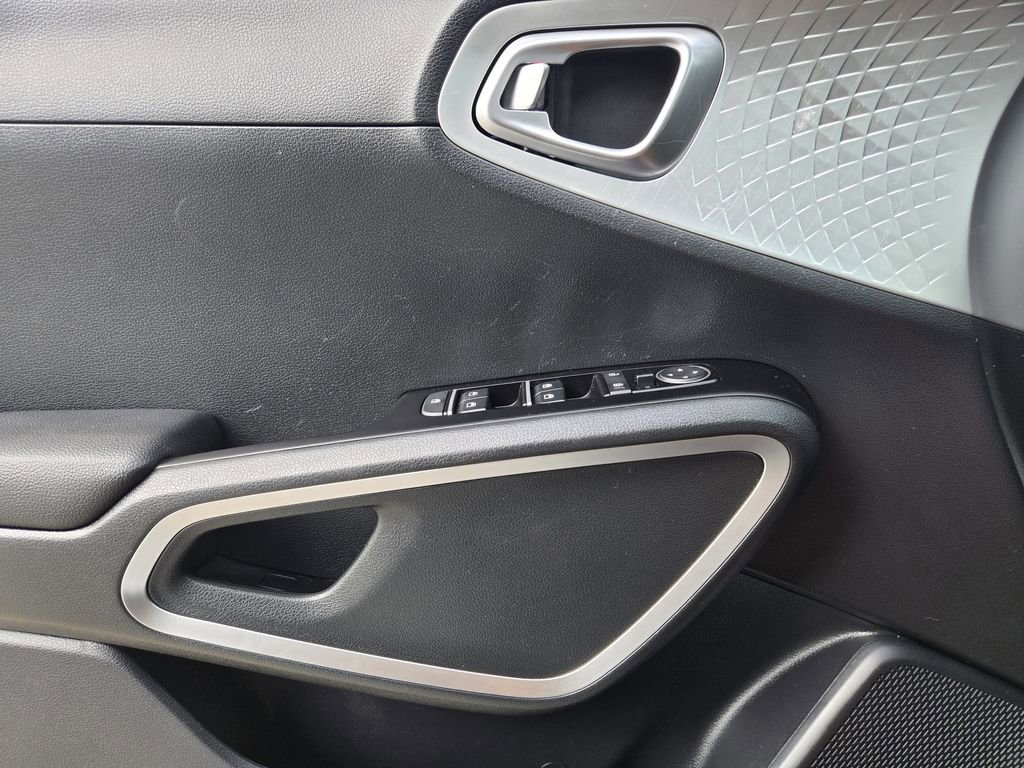Certified 2025 Kia Soul S FWD image 25