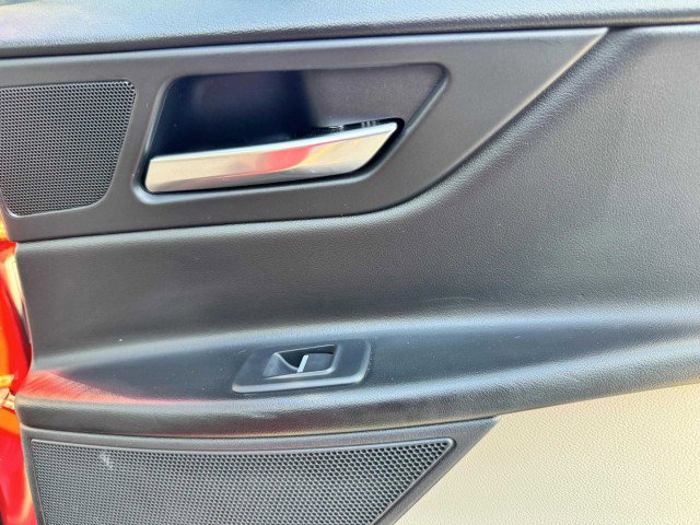 Used 2019 Jaguar XE Premium image 44