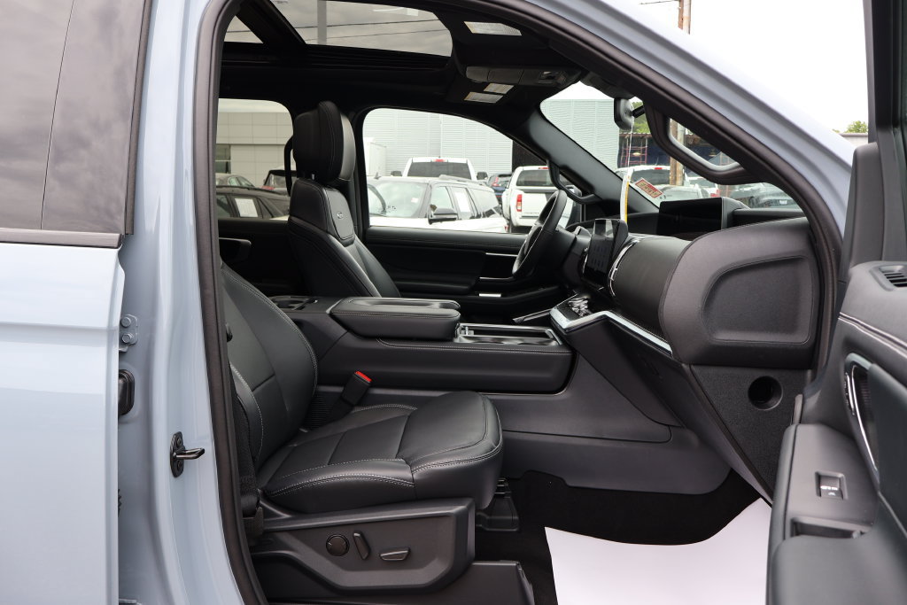 New 2026 Ford Expedition Max Platinum w/ Stealth Appearance Package AWD/4WD image 26