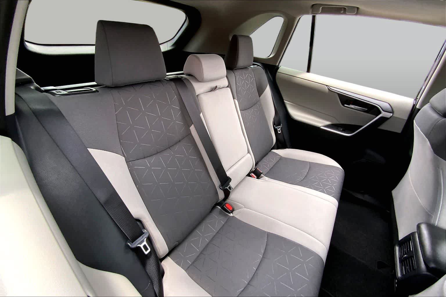 Used 2025 Toyota RAV4 XLE w/ Convenience Package FWD image 20