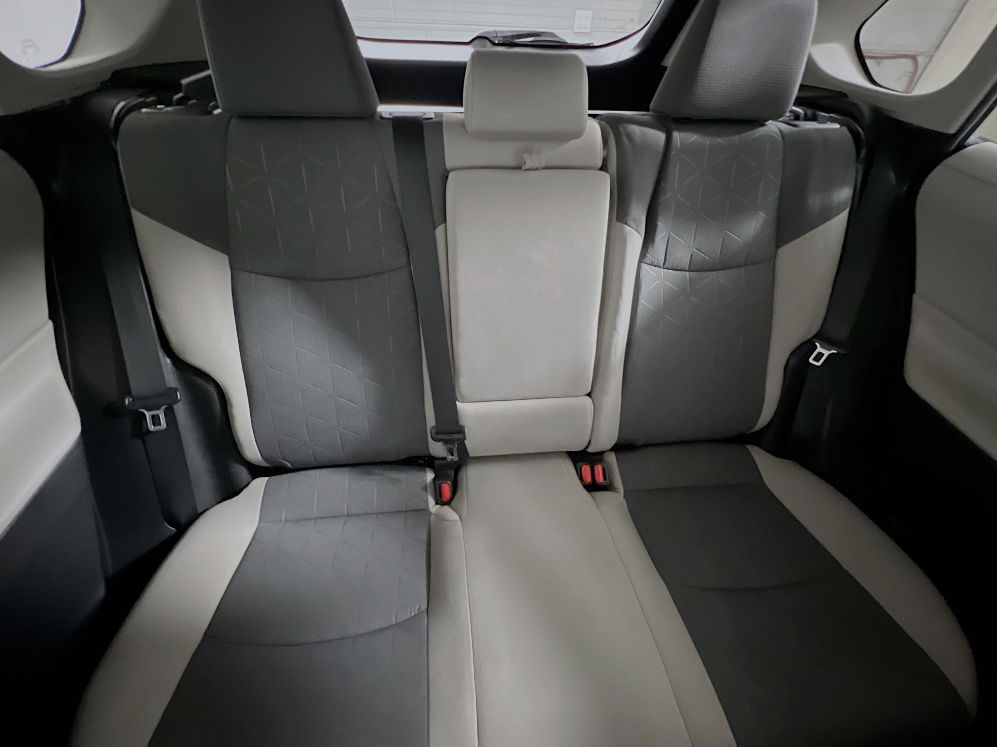 Used 2019 Toyota RAV4 XLE image 32