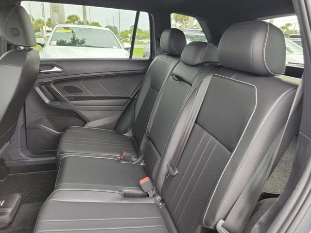Used 2024 Volkswagen Tiguan SE R-Line AWD/4WD image 22