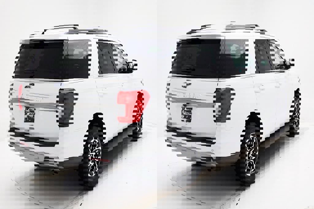 Used 2024 Ford Expedition XLT image 8