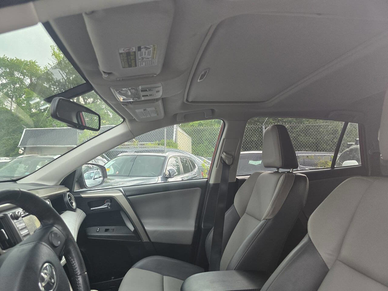 Used 2015 Toyota RAV4 Limited image 38