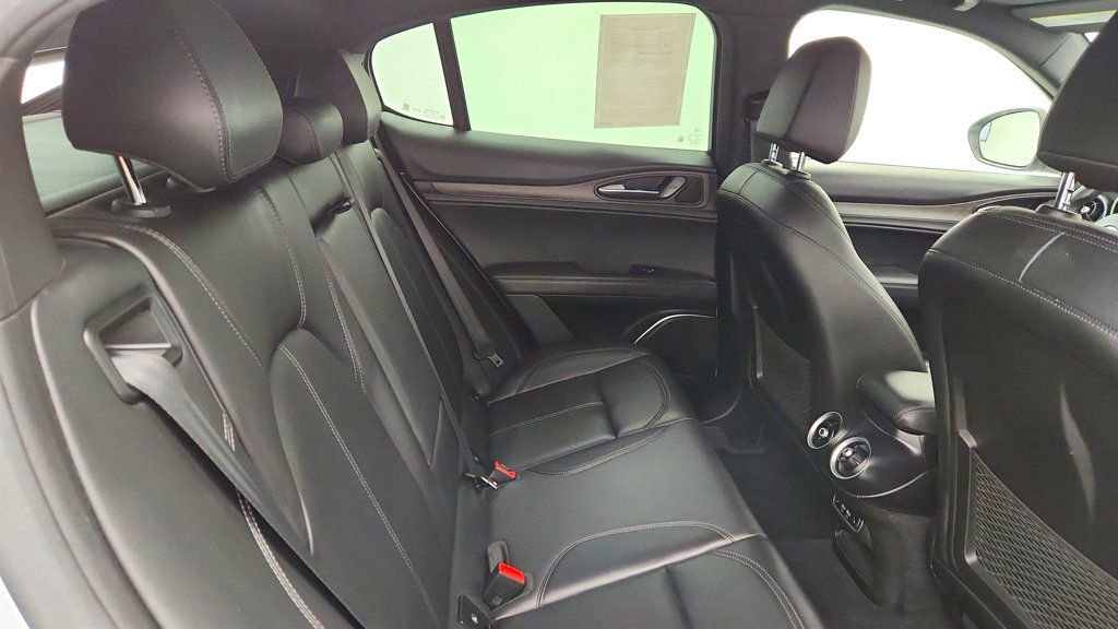 Used 2022 Alfa Romeo Stelvio Ti AWD/4WD image 23