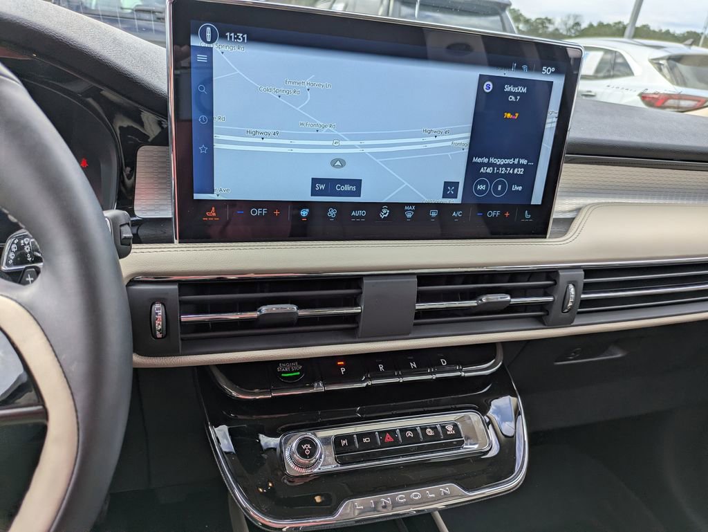 Used 2025 Lincoln Corsair FWD w/ Equipment Group 101A image 12