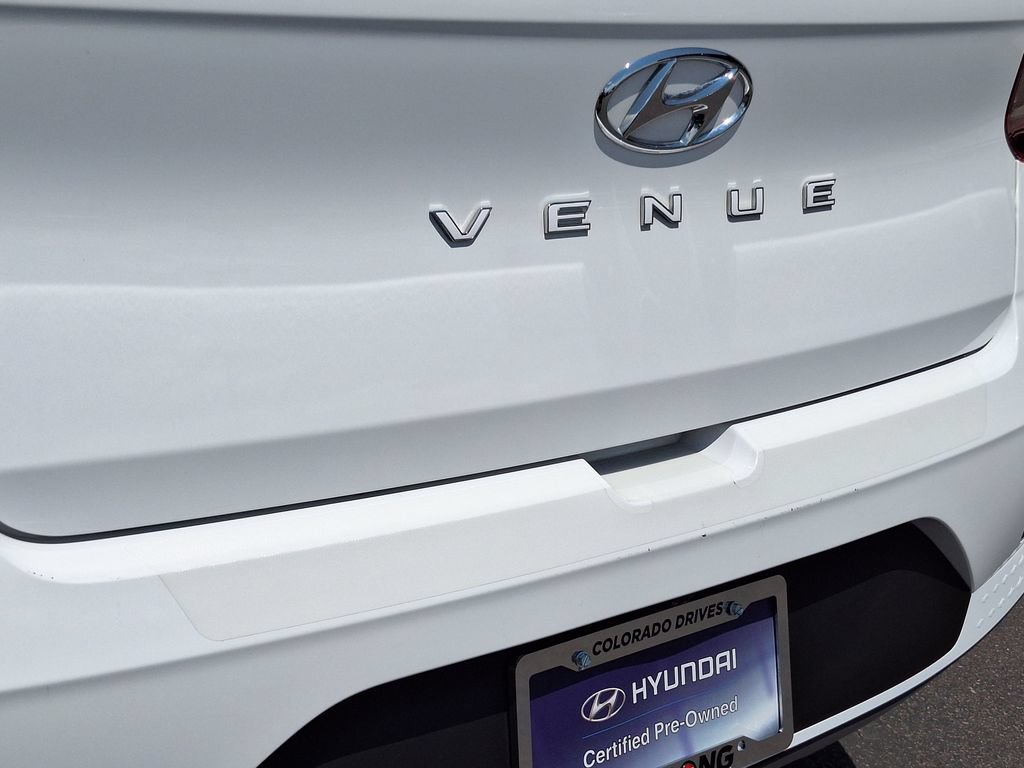 Used 2024 Hyundai Venue Limited FWD image 32