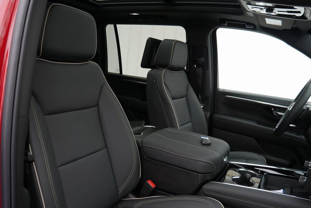 New 2026 Chevrolet Suburban Premier image 23