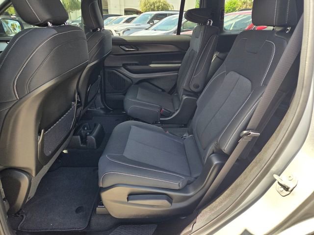 Certified 2025 Jeep Grand Cherokee L Laredo w/ Luxury Tech Group I image 5