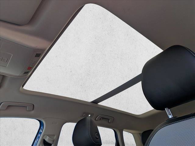 Used 2022 Volkswagen Taos SEL w/ Panoramic Sunroof Package FWD image 24