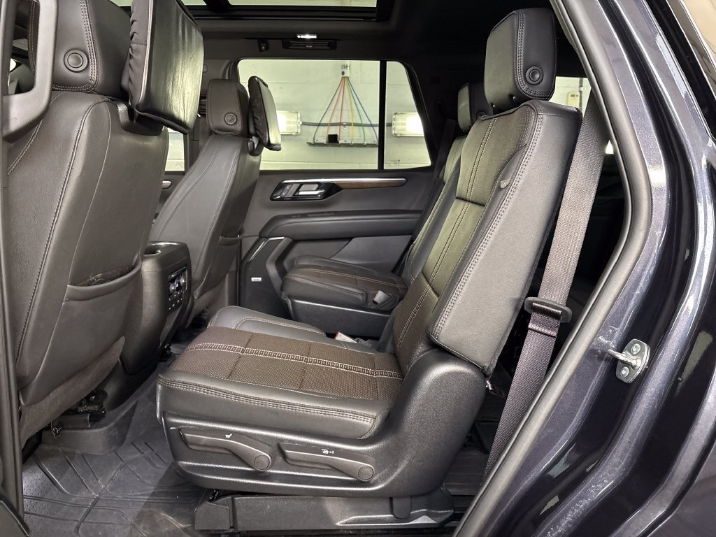 Used 2026 Chevrolet Tahoe High Country AWD/4WD image 37