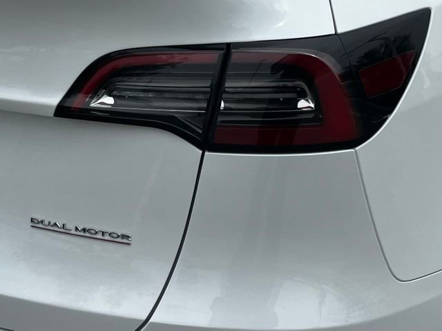 Used 2022 Tesla Model Y Performance AWD/4WD image 31