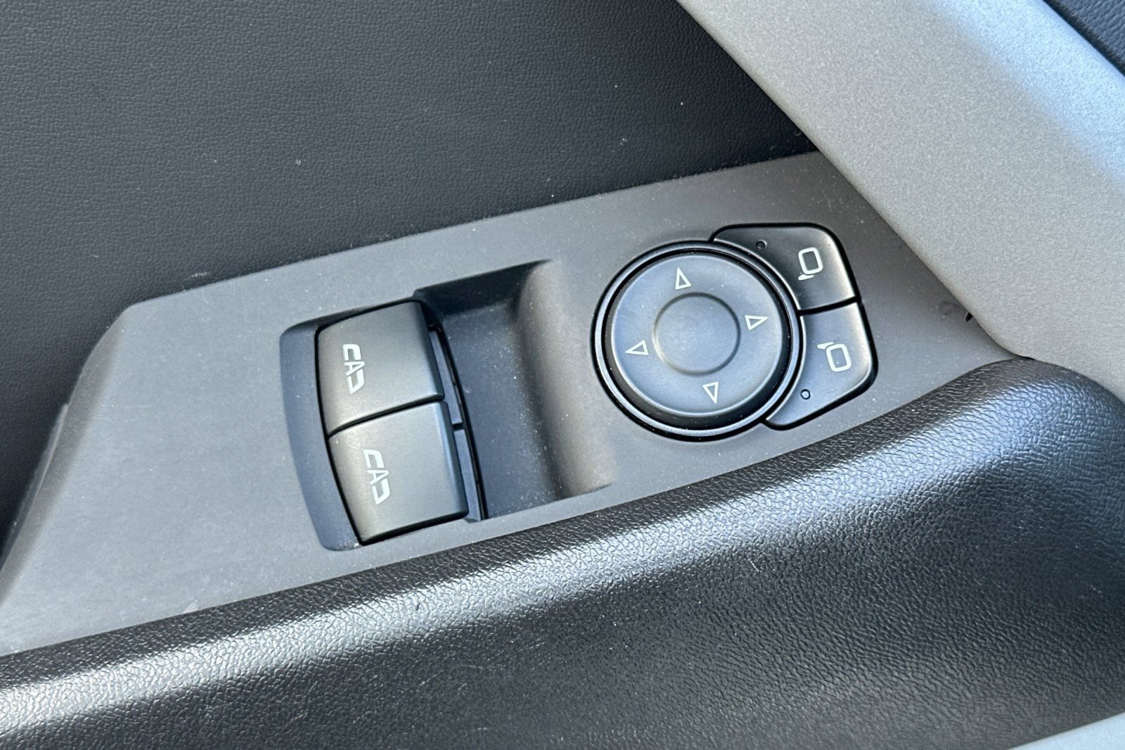 Used 2024 Chevrolet Camaro LT w/ Technology Package RWD image 12