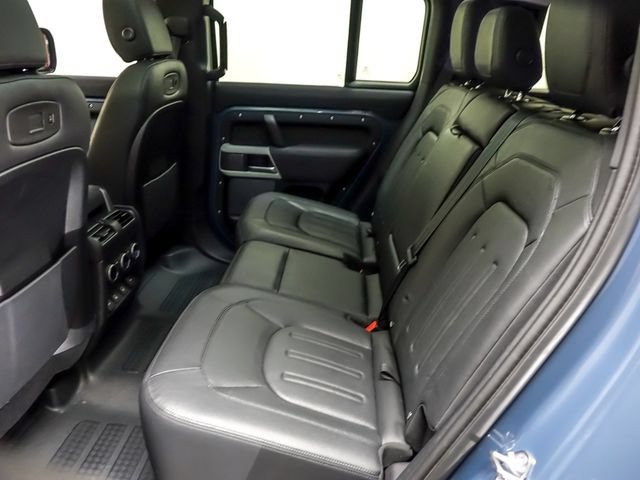 Used 2022 Land Rover Defender 110 SE AWD/4WD image 10