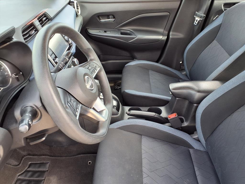 Used 2023 Nissan Versa SV image 16