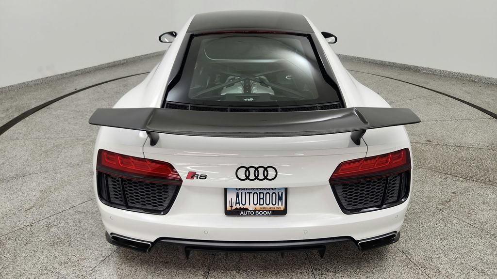 Used 2017 Audi R8 V10 w/ Carbon Exterior Package AWD/4WD image 20