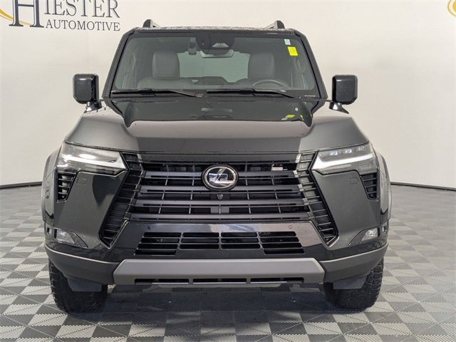 Used 2024 Lexus GX 550 image 3