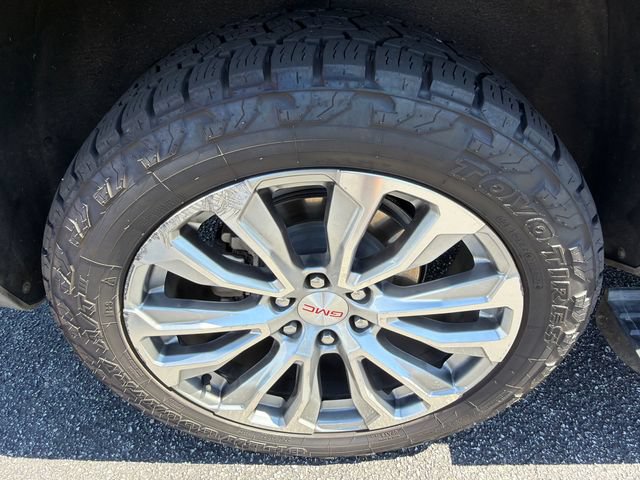 Used 2024 GMC Yukon Denali AWD/4WD image 17
