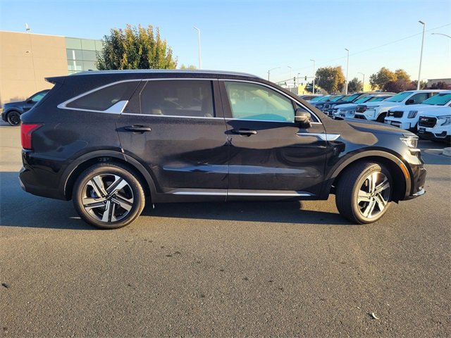 Used 2024 Kia Sorento EX image 3